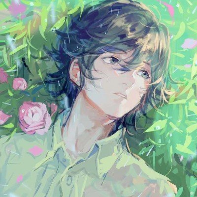 女子酒店露台泡温泉突现无人机